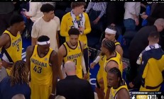 开云体育-步行者战胜活塞，奥拉迪波关键时刻爆发！