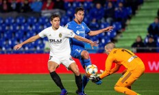 开云体育官方网站-巴伦西亚战绩下滑，频遭连败