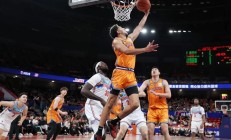 开云体育下载-比赛中有惊无险，球队成功保持领先