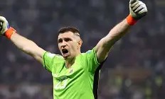 开云体育下载-比尔包斯达多夫门将荣膺最佳守门员