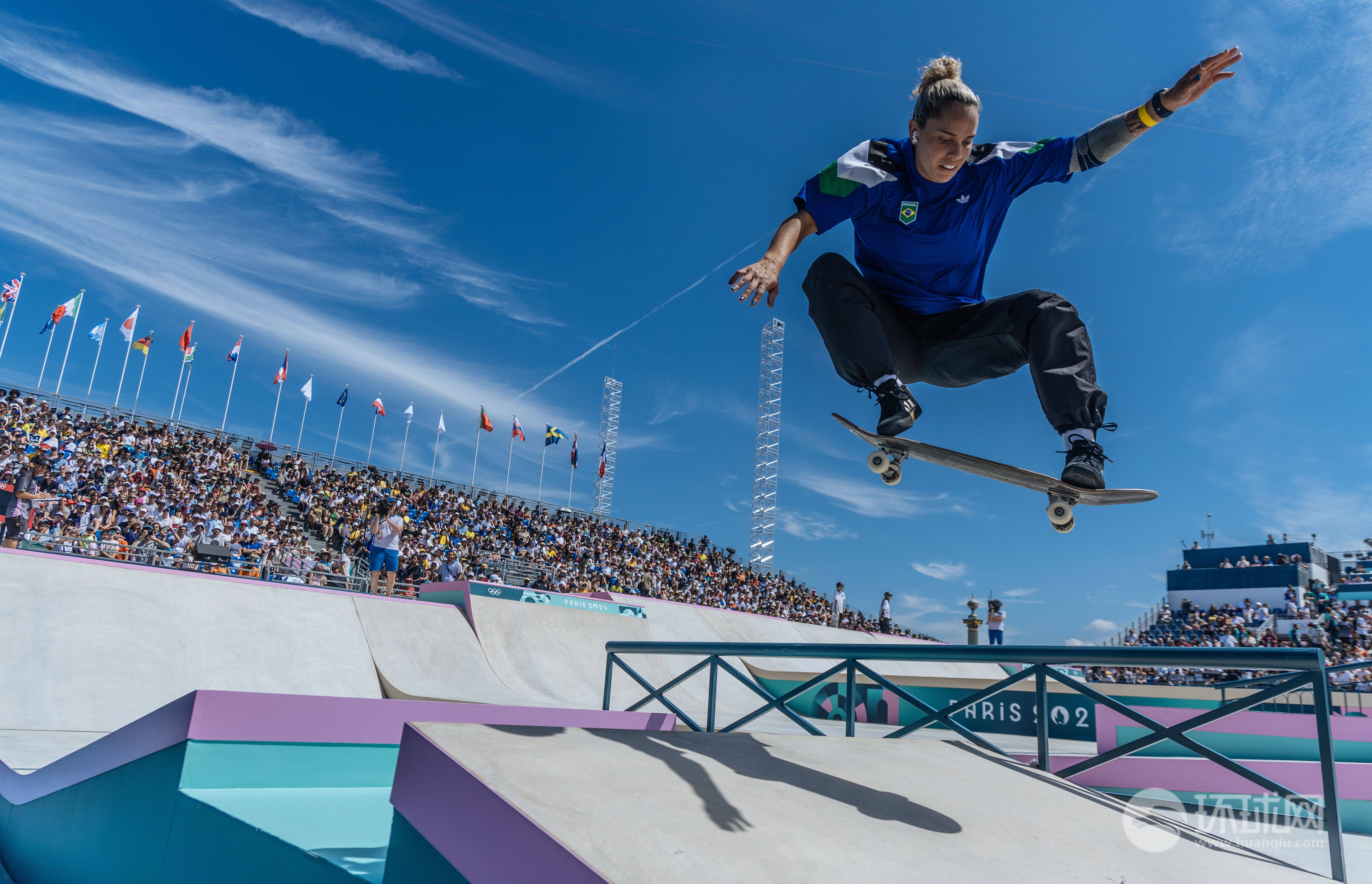 滑板比赛：美国选手实现惊艳表现