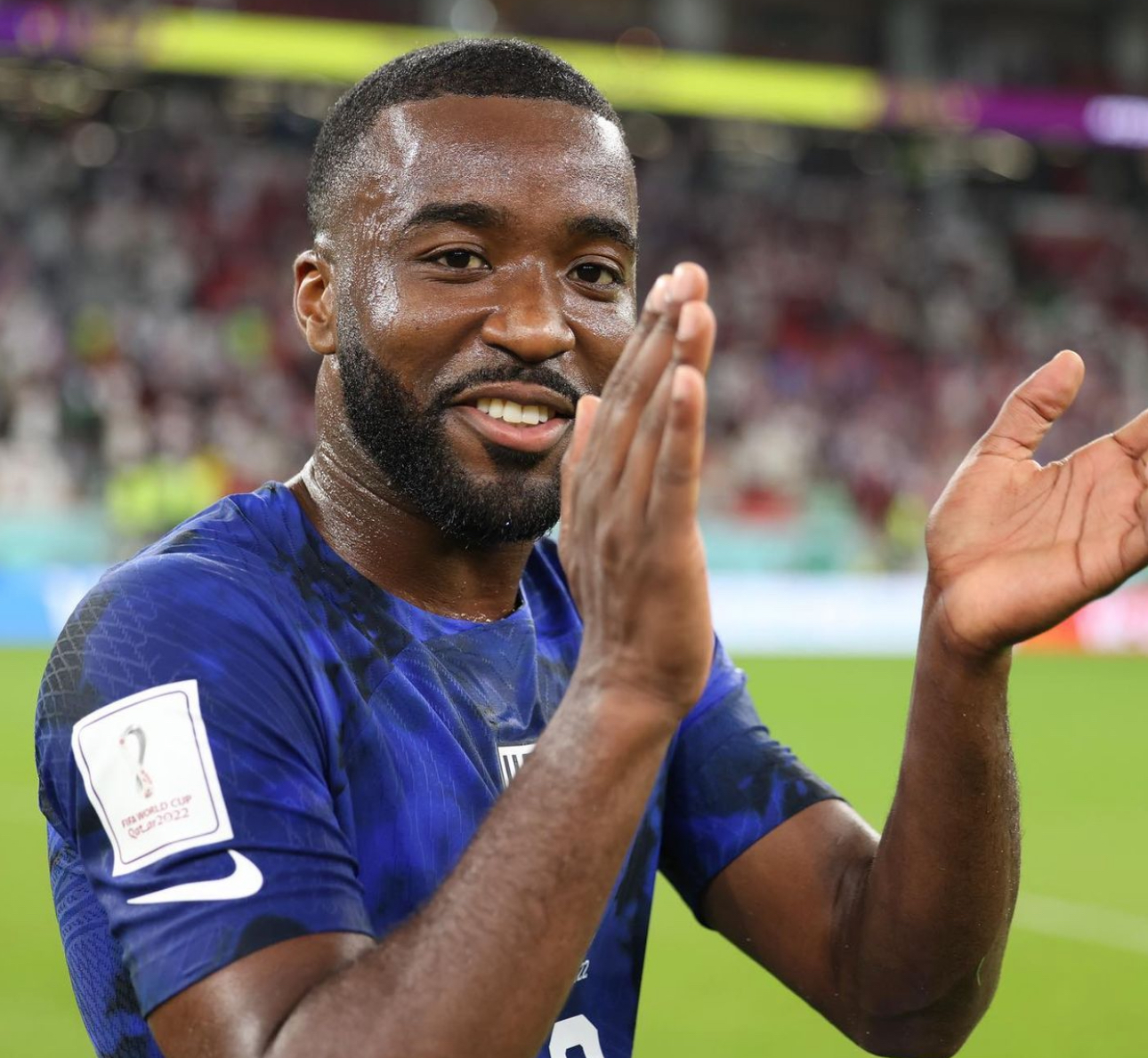 沙尔克队员优异表现，球队士气高涨