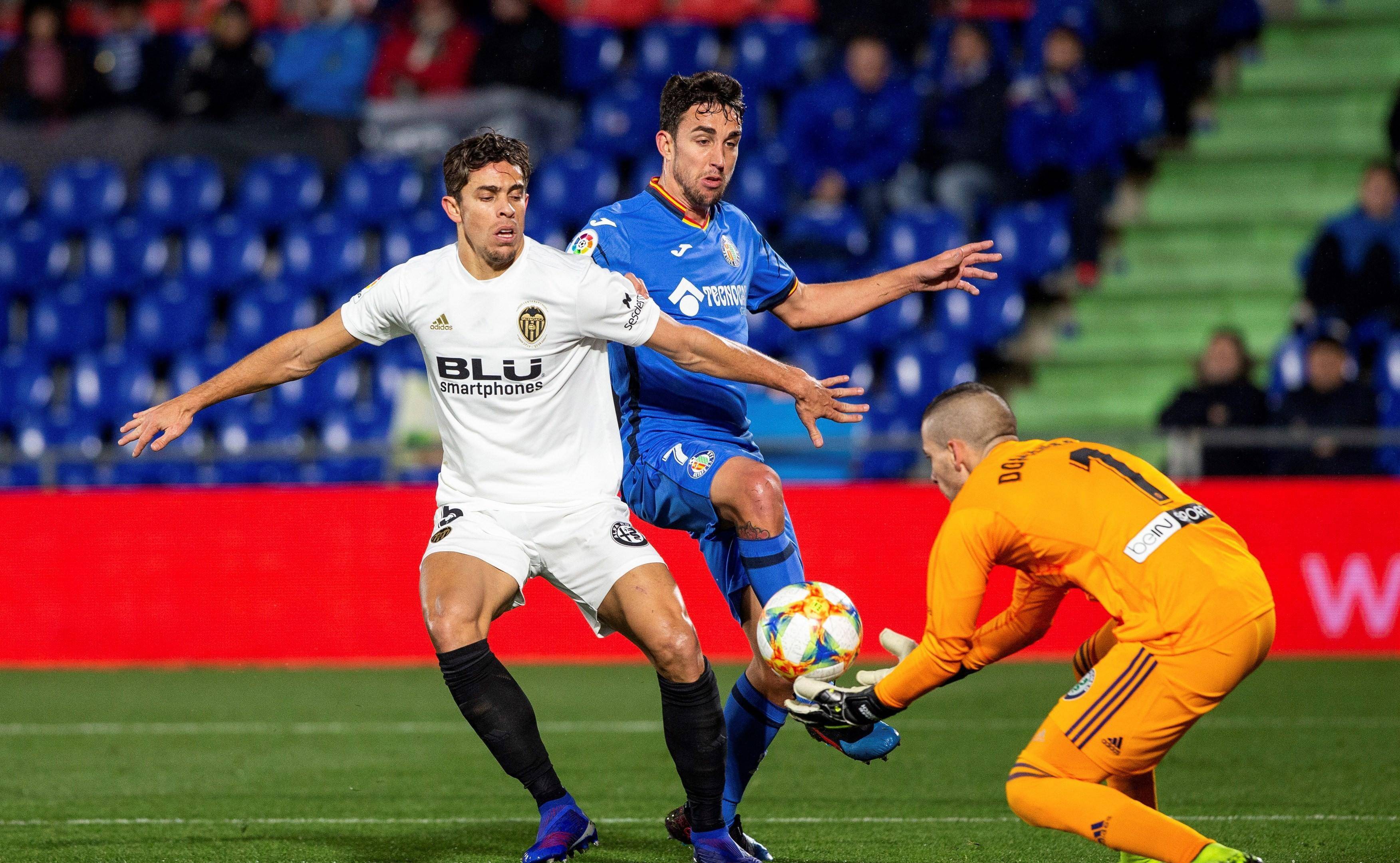 巴伦西亚战绩下滑，频遭连败