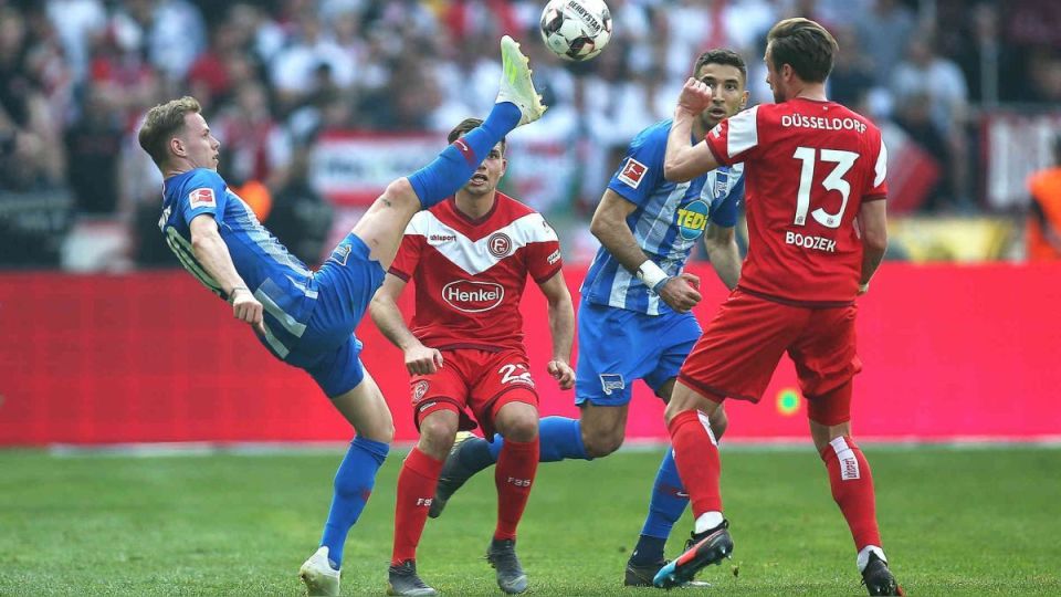 杜塞尔多夫主场战胜，实施反击