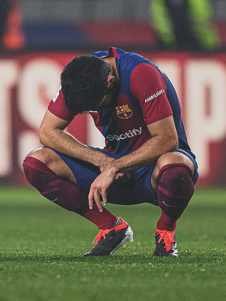 比利亚雷亚尔主场惨败，降级悬念加重