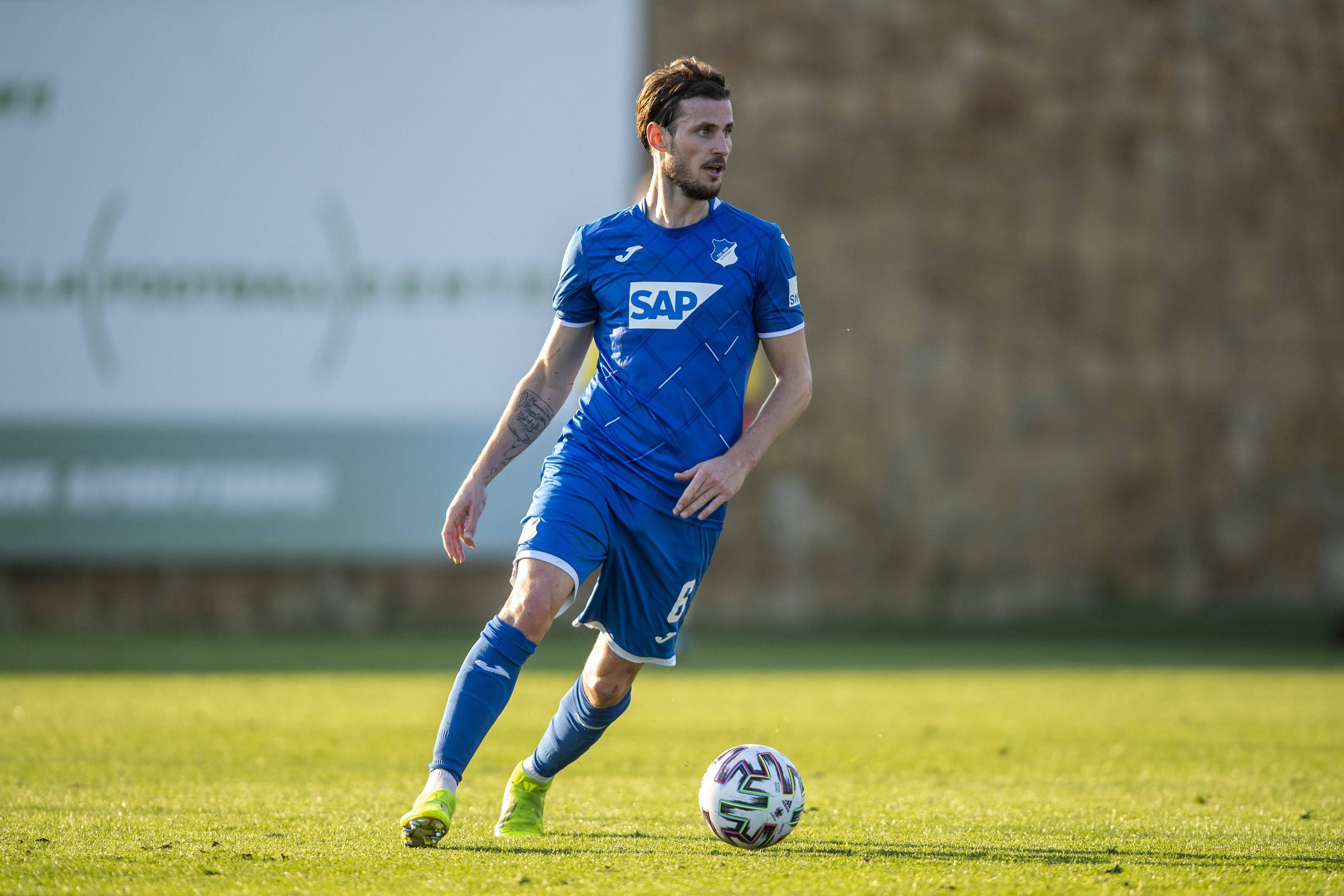 多特蒙德豪取胜仗,坚守联赛前列 多特蒙德豪取胜仗,坚守联赛前列