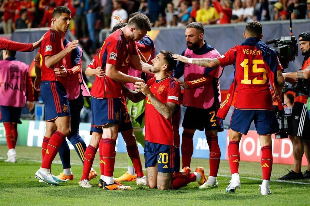 多特飞燕射门,西班牙队晋级战况的简单介绍 多特飞燕射门,西班牙队晋级战况的简单介绍