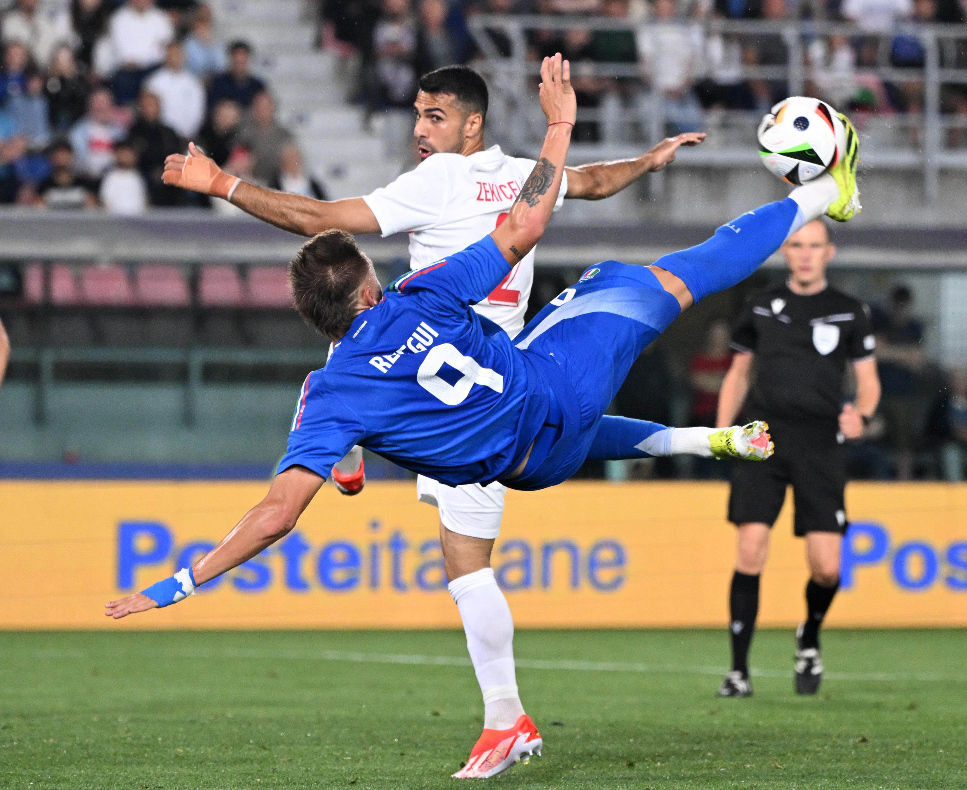 瓦伦西亚门将把守球门，助球队零封对手取得胜利的简单介绍