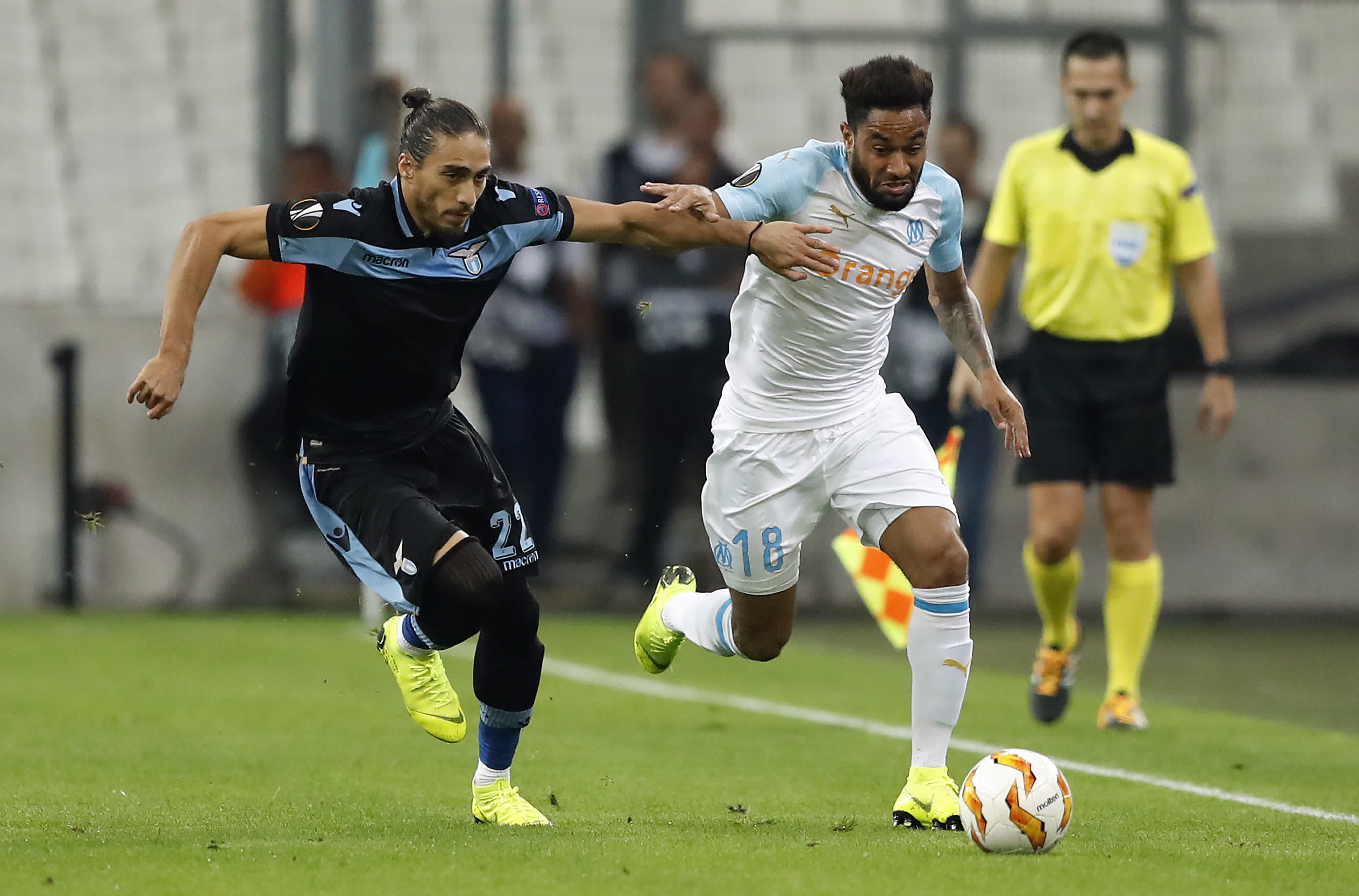 埃弗顿全队斗志昂扬，迎接新一轮挑战