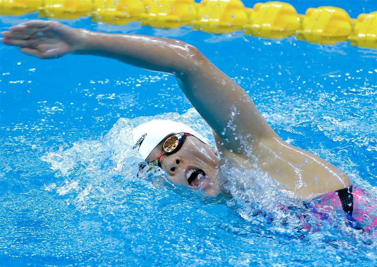 惊险一战：新西兰帆船运动员艰难获胜