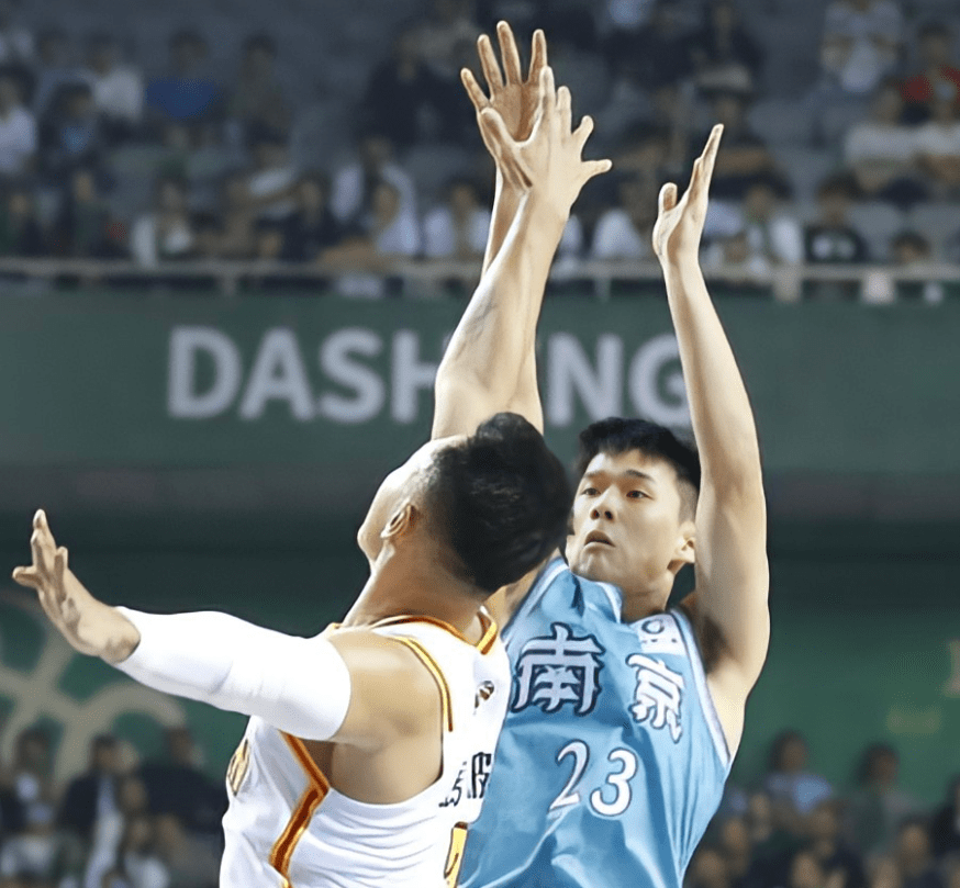 贵州男篮轻松击败湖南,保持不败 贵州男篮轻松击败湖南,保持不败