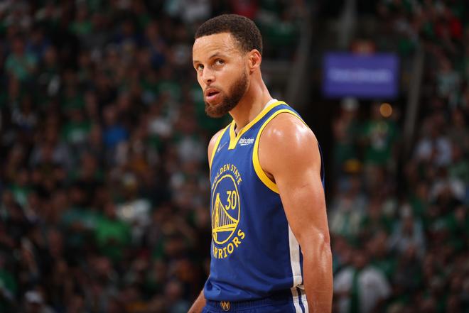 勇士再度复出,库里神奇表现打破困局 勇士再度复出,库里神奇表现打破困局