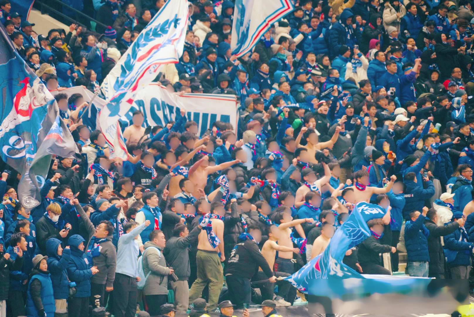 精彩比赛掀起球迷热议,引发热烈讨论 精彩比赛掀起球迷热议,引发热烈讨论