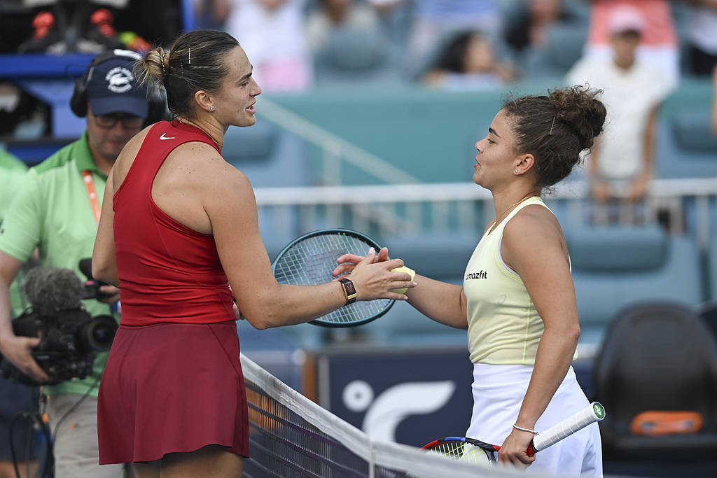 罗马尼亚斯图尔扎华丽帽子戏法 罗马尼亚斯图尔扎华丽帽子戏法