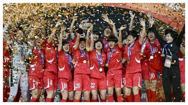 中国女足集体踏上亚洲杯备战赛场瞄准冠军 中国女足集体踏上亚洲杯备战赛场瞄准冠军