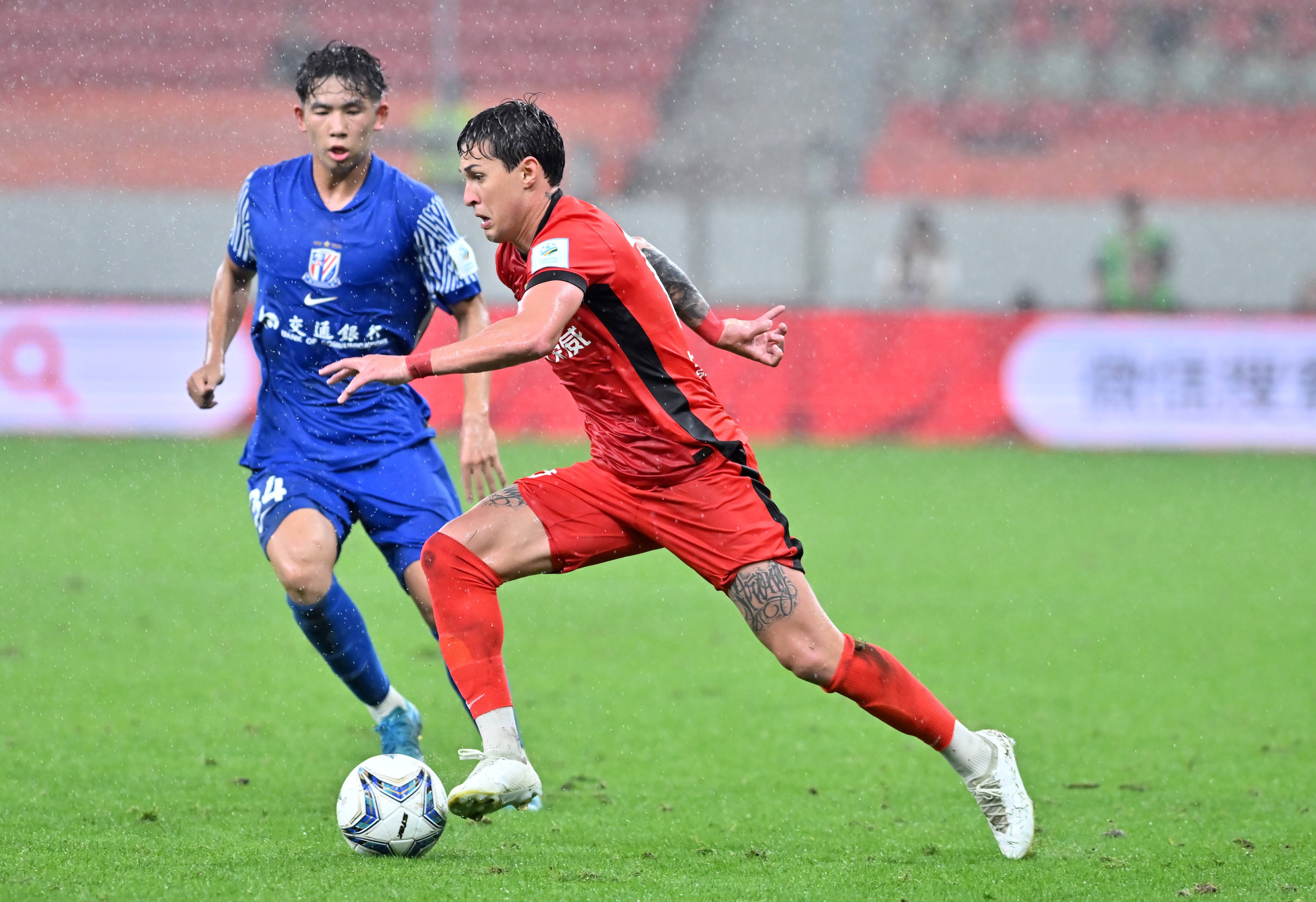 南安普顿对手侵略性强,球队需要加强防守意识 南安普顿对手侵略性强,球队需要加强防守意识