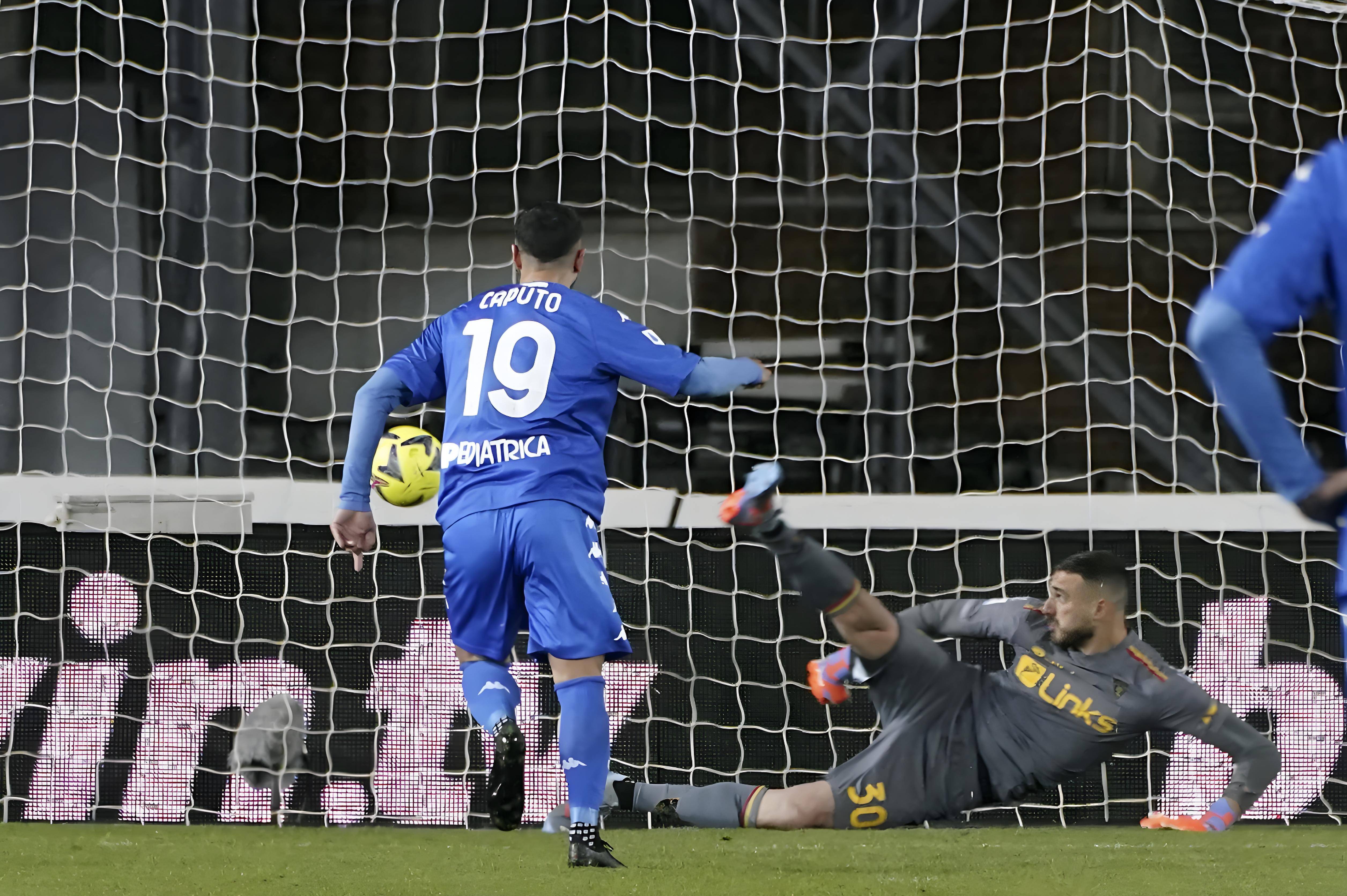 那不勒斯客场演绎进攻盛宴,持续保持不败 那不勒斯客场演绎进攻盛宴,持续保持不败