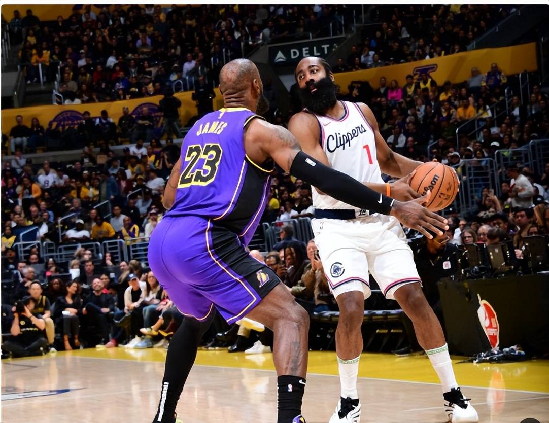 快船客场大胜勇士，成功反超西部榜首的简单介绍