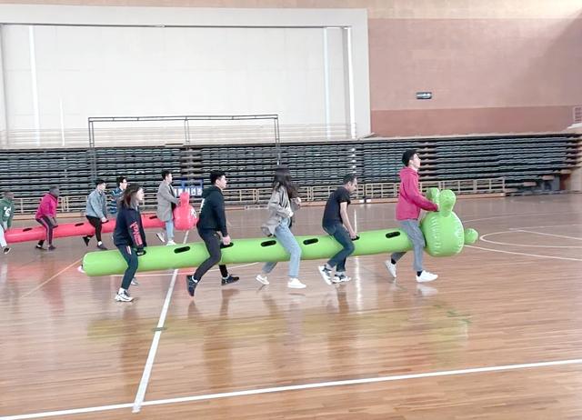 劲爆瞬间：赛场上的每一瞬间都值得珍藏的简单介绍