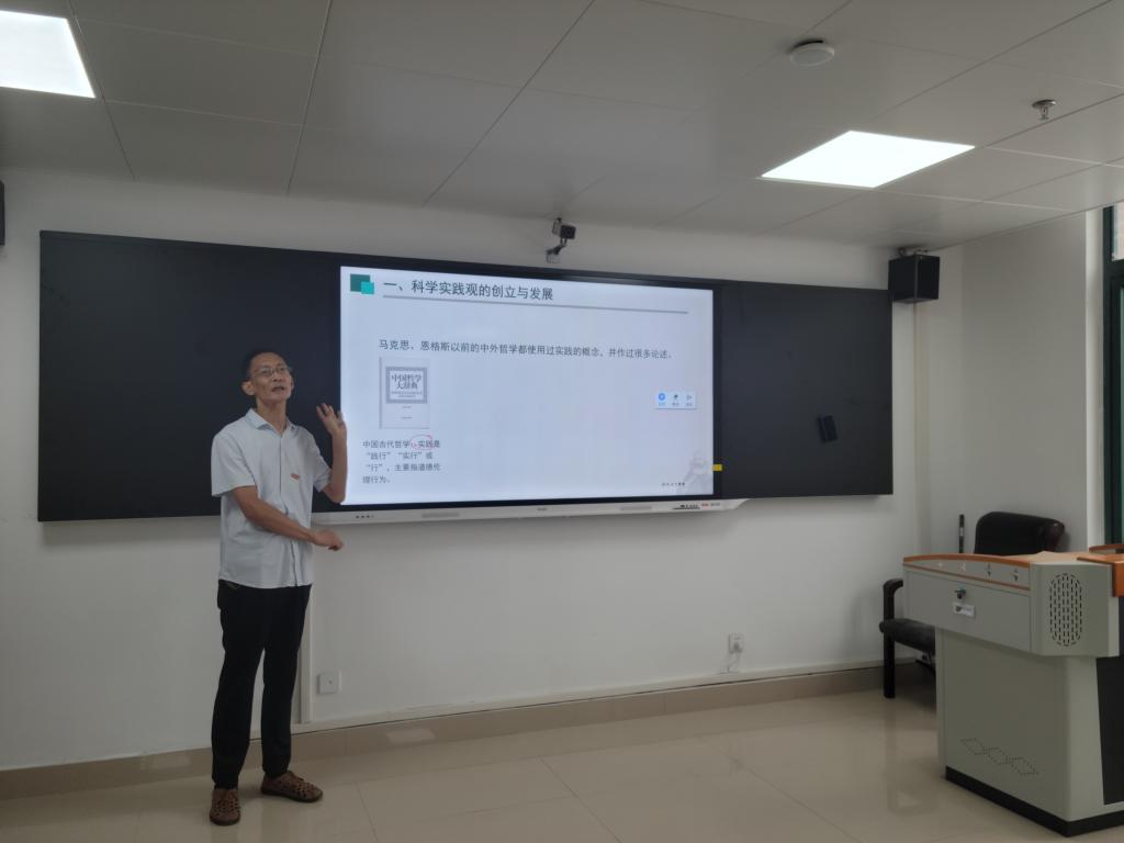 前场火爆比拼全面展示，战情紧张引人入胜