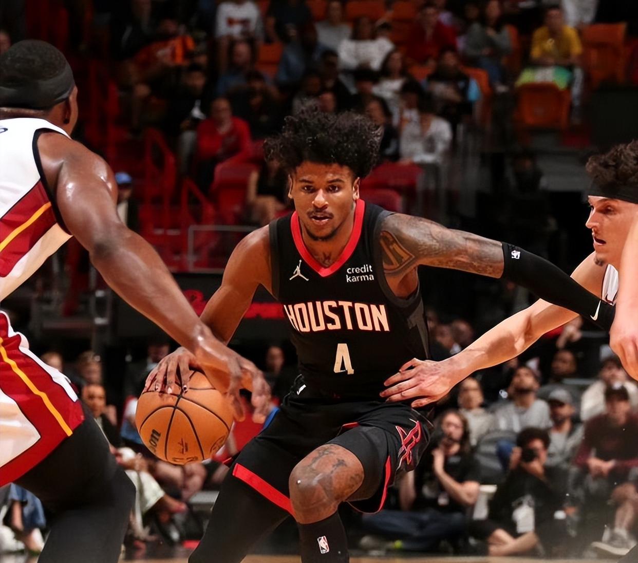 包含太阳击败湖人，西部季后赛竞争白热化的词条