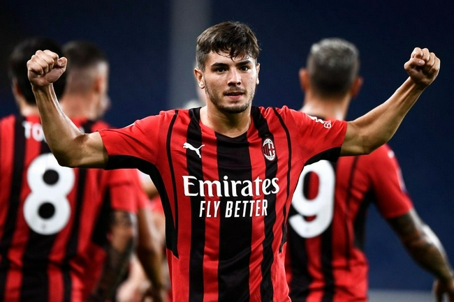 包含克罗托内客场完胜，排名逐渐上升的词条