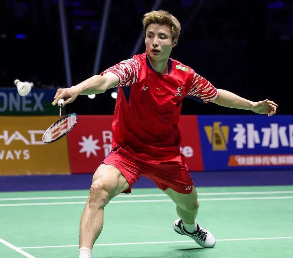 关于丹麦队完胜马来西亚队，石宇奇关键制胜的信息