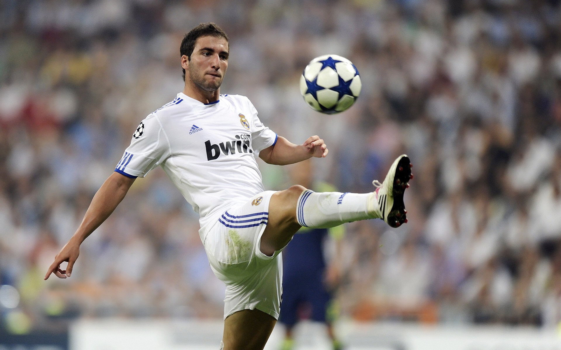 鹰啸德黑兰,劳塔罗双响炮点燃亚平宁战火